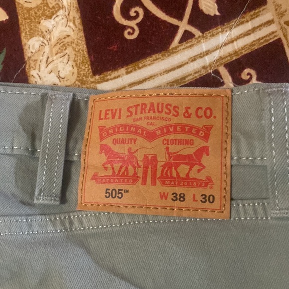 Lime green good condition no tears no rip - Picture 3 of 4